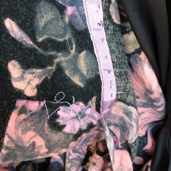 Vintage 60s Dress 40" Bust Black Pink Mauve Floral Drawstring Neckline - Picture 7 of 14